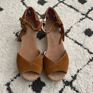 Toms wedge platform sandals